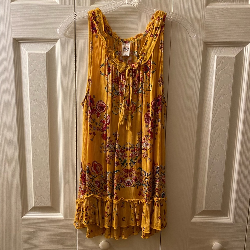 🌹Bila sleeveless blouse